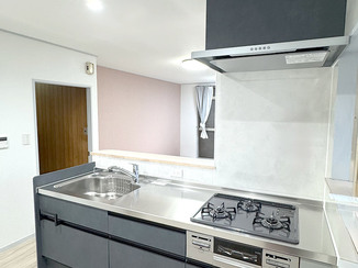 キッチンリフォーム 広くなって使いやすくなった明るいLDK