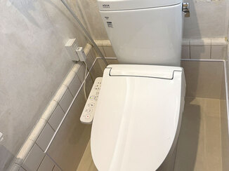 トイレリフォーム 段差をなくしてバリアフリーへ！快適に使えるレストルーム