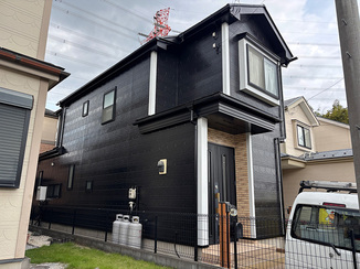 外壁・屋根リフォーム ブラックを基調にモダンな印象へ一新した外壁と屋根